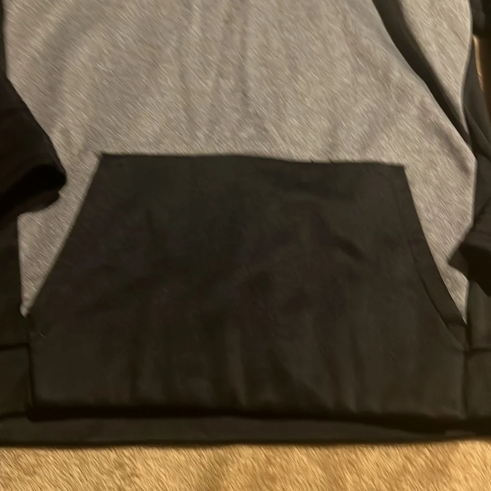 Old Navy boys hoodie - Picture 3 of 4